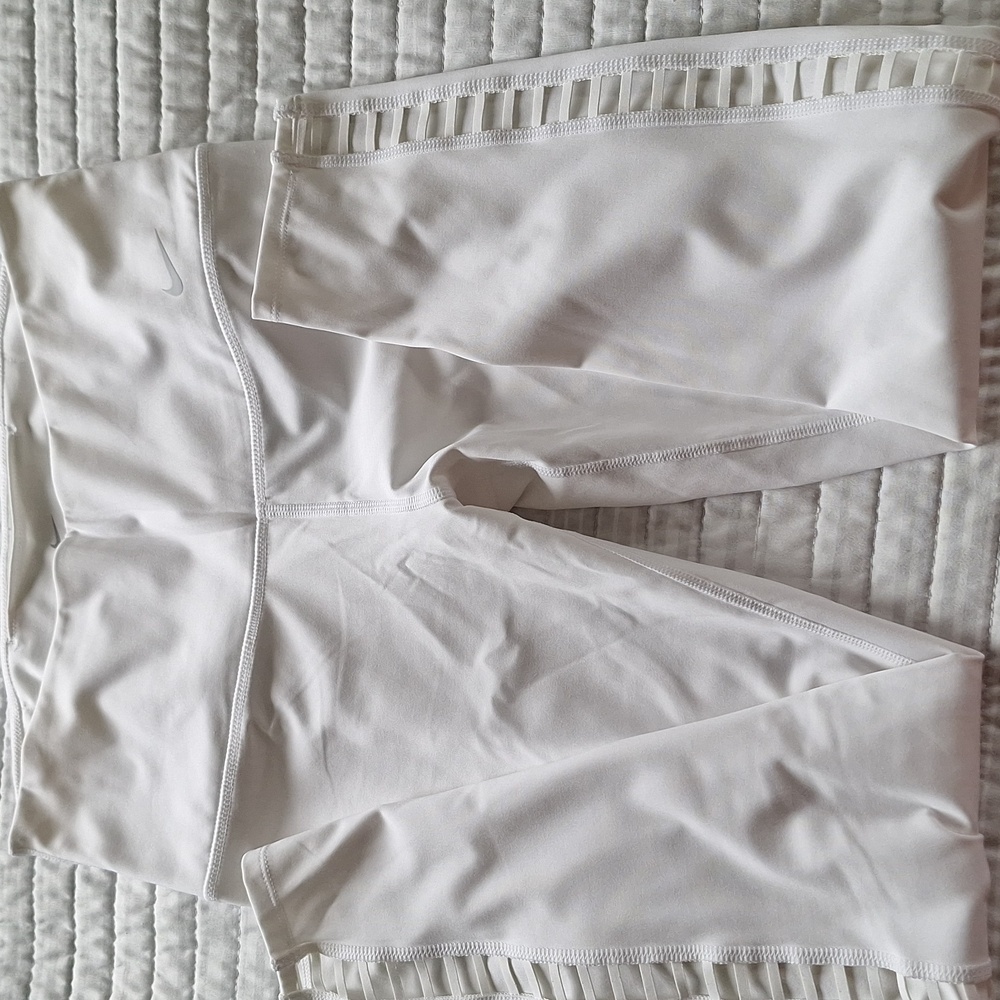 Nike Dri-Fit Women's White High Rise Lattice Size Cut Tights sz L